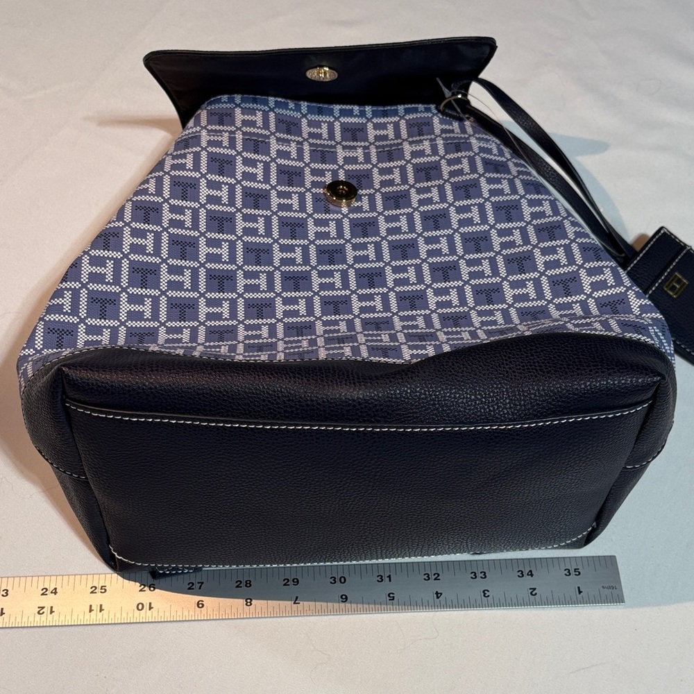 Tommy Hilfiger Backpack Andrea II Flap Faux Leather Blue & White NWT - Picture 12 of 14